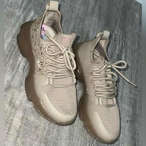 Steve Madden sneakers size 5.5